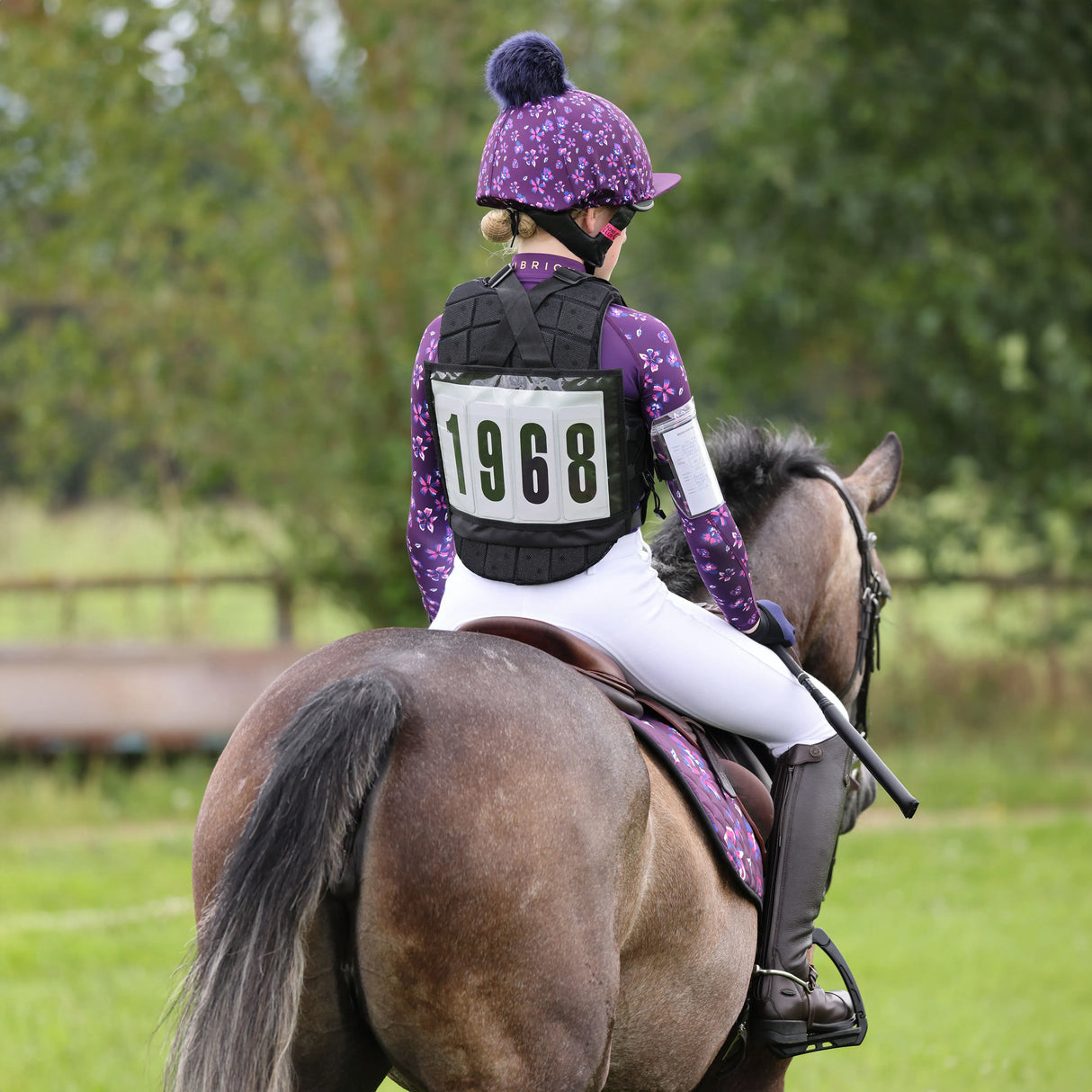 Shires Aubrion Hyde Park Young Rider Hat Cover #colour_flower