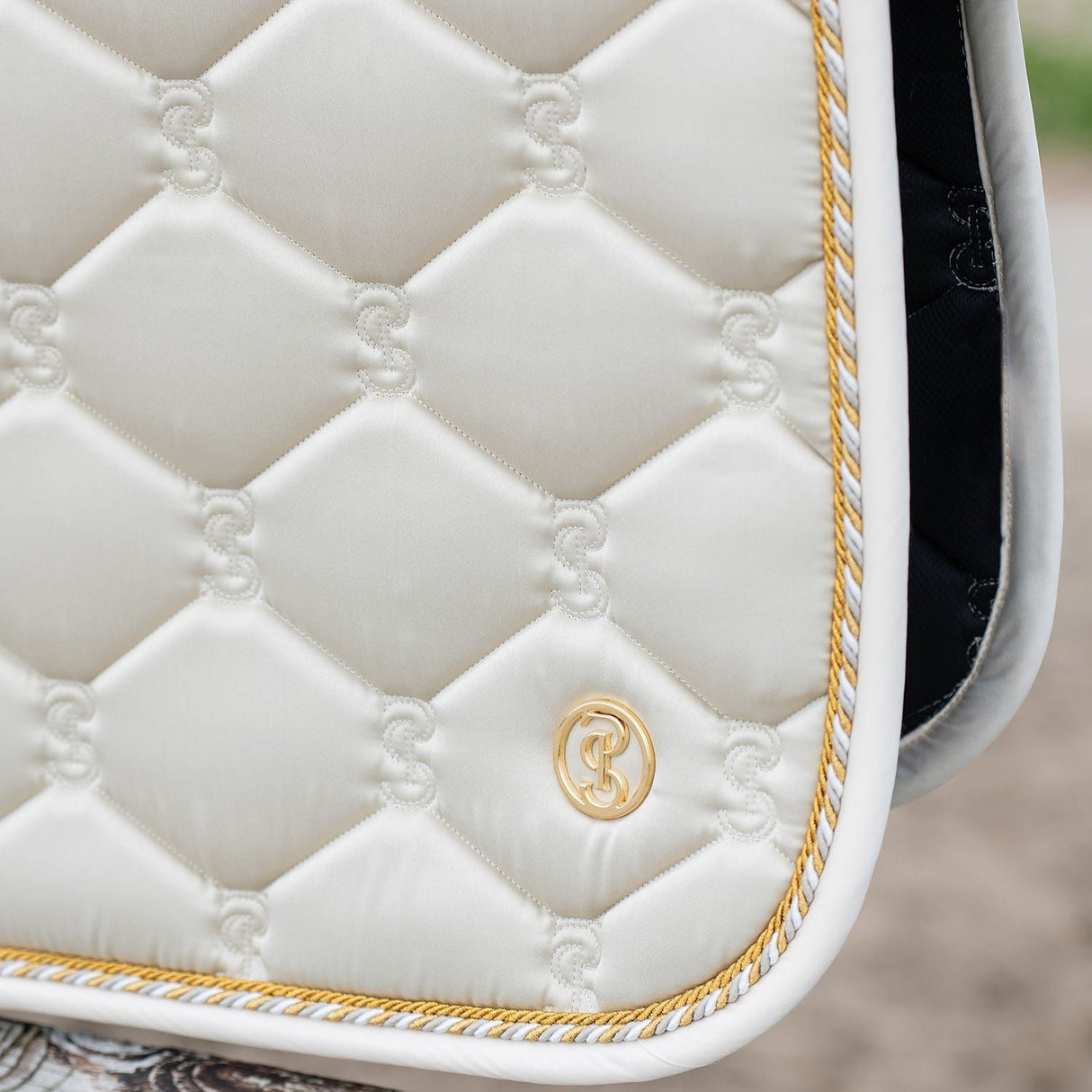 PS of Sweden Jump Signature Saddle Pad #colour_dark-ivory